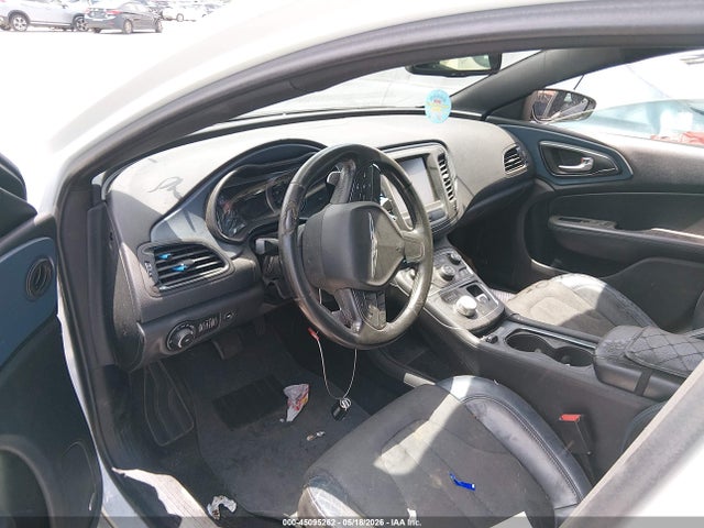 45095262 :رقم المزاد ، 1C3CCCBB8FN511749 vin ، 2015 Chrysler 200 S مزاد بيع