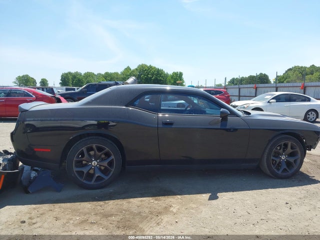 Продажа на аукционе авто 2018 Dodge Challenger Sxt Plus, vin: 2C3CDZAG1JH131909, номер лота: 45095292
