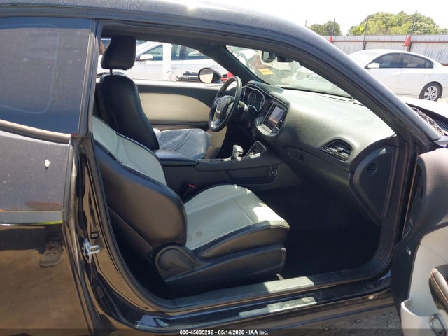 Продажа на аукционе авто 2018 Dodge Challenger Sxt Plus, vin: 2C3CDZAG1JH131909, номер лота: 45095292