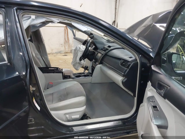 45095356 :رقم المزاد ، 4T1BD1FK5EU100974 vin ، 2014 Toyota Camry Hybrid Xle مزاد بيع