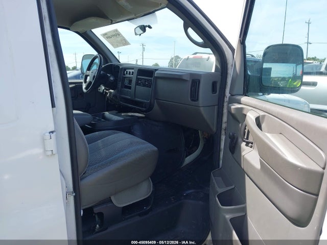45095409 :رقم المزاد ، 1GTFG15X451107264 vin ، 2005 Gmc Savana Standard مزاد بيع