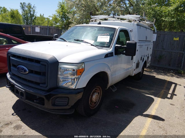 2013 Ford F-350 Xl მანქანა იყიდება აუქციონზე, vin: 1FDRF3A65DEB92658, აუქციონის ნომერი: 45095519