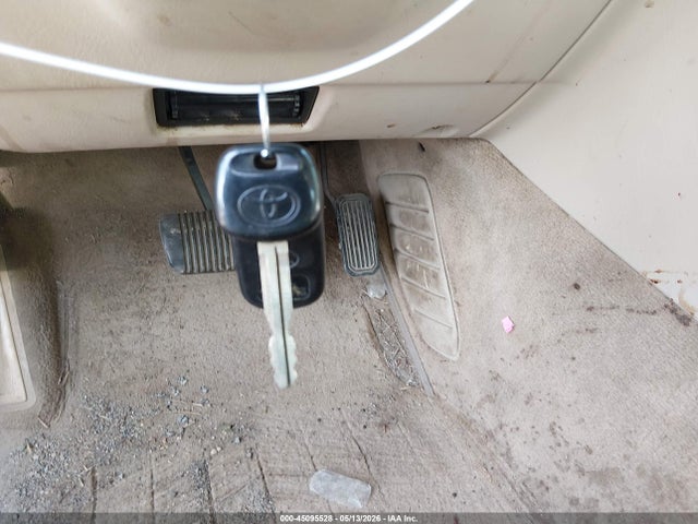 1999 Toyota Avalon Xls მანქანა იყიდება აუქციონზე, vin: 4T1BF18B7XU343339, აუქციონის ნომერი: 45095528