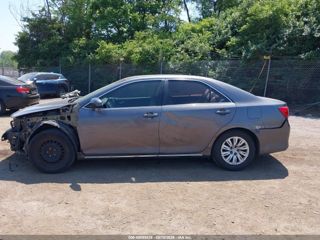 4T1BD1FK1EU101295 Toyota Camry Hybrid Le