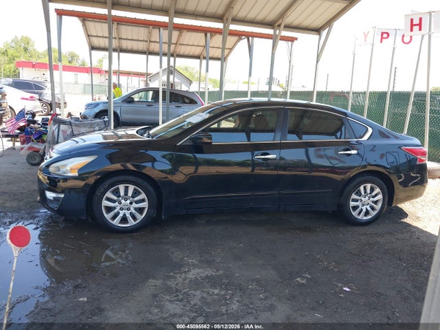 2015 Nissan Altima 2.5 S მანქანა იყიდება აუქციონზე, vin: 1N4AL3AP8FC585559, აუქციონის ნომერი: 45095562