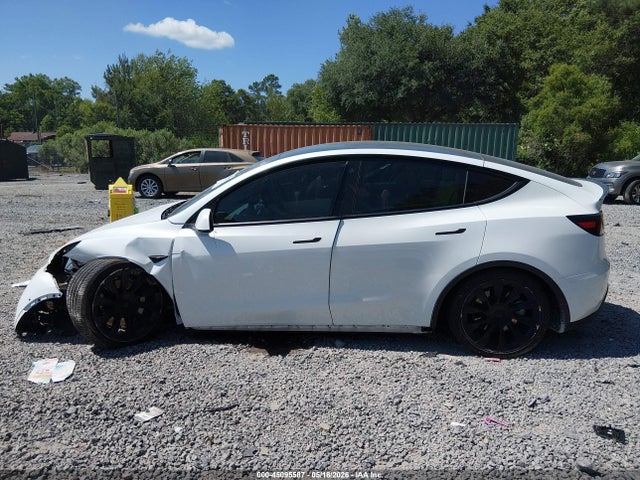 45095587 :رقم المزاد ، 7SAYGAEE9NF308739 vin ، 2022 Tesla Model Y Long Range Dual Motor All-wheel Drive مزاد بيع