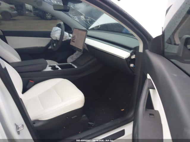 45095587 :رقم المزاد ، 7SAYGAEE9NF308739 vin ، 2022 Tesla Model Y Long Range Dual Motor All-wheel Drive مزاد بيع