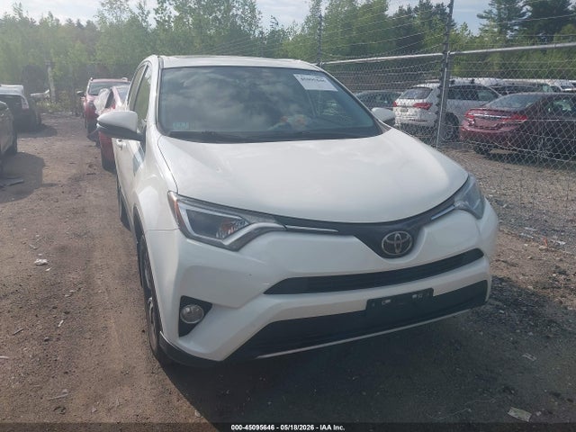 JTMRFREV3JJ227726 Toyota Rav4 Xle