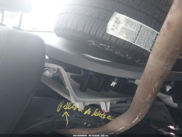 JTMRFREV3JJ227726 Toyota Rav4 Xle