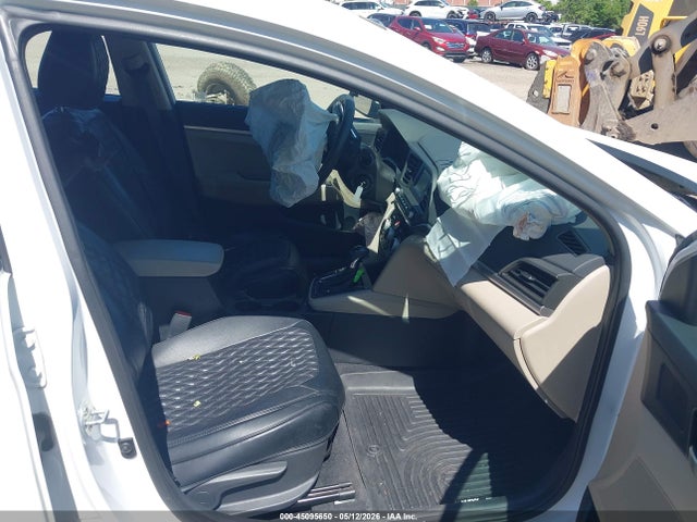 Hyundai ELANTRA SE 2019 5NPD74LF7KH427458 Image 5