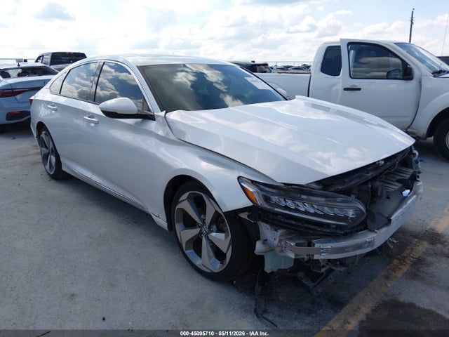 Продаж на аукціоні авто 2018 Honda Accord Touring, vin: 1HGCV1F92JA161067, номер лоту: 45095710
