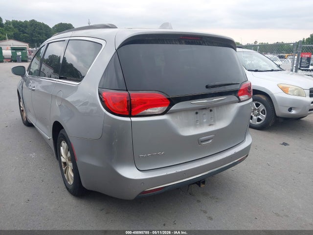 Продаж на аукціоні авто 2017 Chrysler Pacifica Touring-l, vin: 2C4RC1BG8HR747782, номер лоту: 45095785