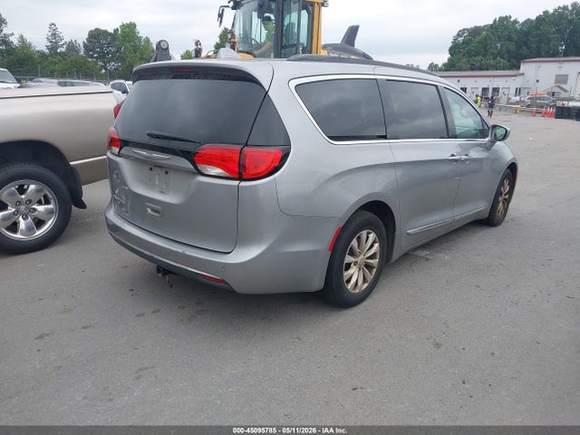 Продаж на аукціоні авто 2017 Chrysler Pacifica Touring-l, vin: 2C4RC1BG8HR747782, номер лоту: 45095785