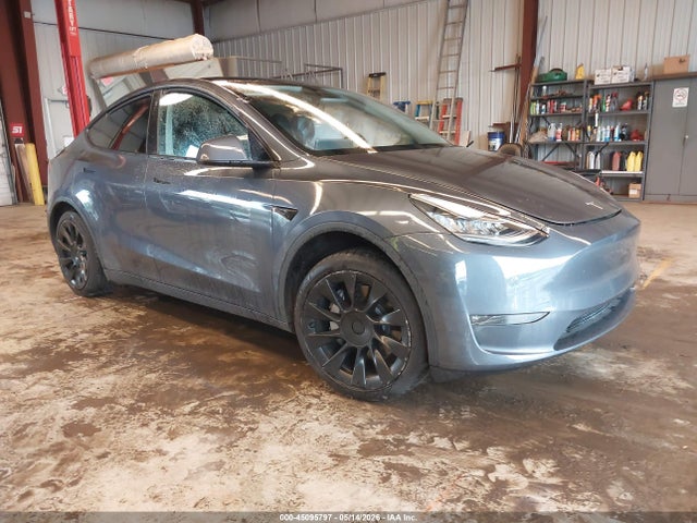 Продажа на аукционе авто 2023 Tesla Model Y Awd/long Range Dual Motor All-wheel Drive, vin: 7SAYGDEE1PA027682, номер лота: 45095797