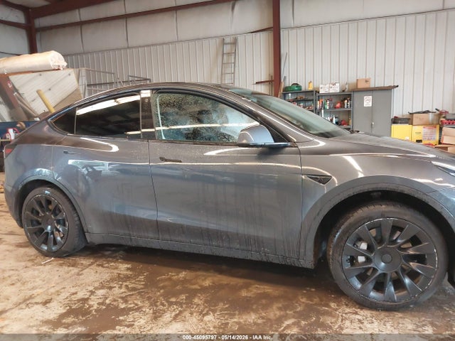 Продажа на аукционе авто 2023 Tesla Model Y Awd/long Range Dual Motor All-wheel Drive, vin: 7SAYGDEE1PA027682, номер лота: 45095797
