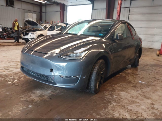 Продажа на аукционе авто 2023 Tesla Model Y Awd/long Range Dual Motor All-wheel Drive, vin: 7SAYGDEE1PA027682, номер лота: 45095797