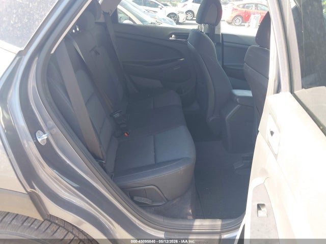 2018 Hyundai Tucson Se მანქანა იყიდება აუქციონზე, vin: KM8J2CA41JU671264, აუქციონის ნომერი: 45095840