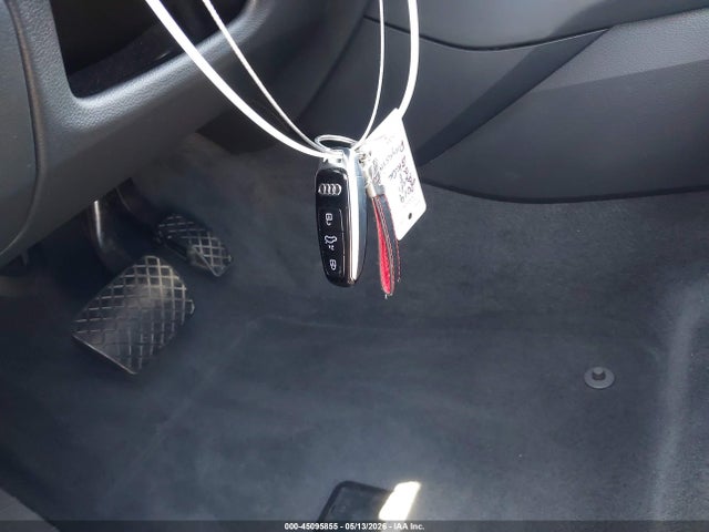 45095855 :رقم المزاد ، WA1FVAF15KD046091 vin ، 2019 Audi Q8 55 Premium مزاد بيع