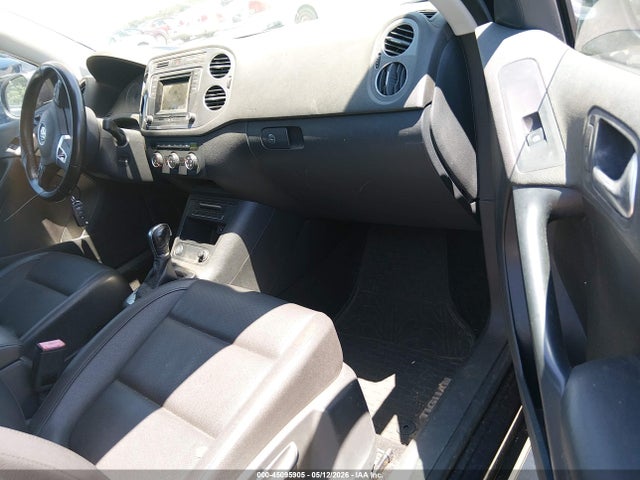 2016 Volkswagen Tiguan S მანქანა იყიდება აუქციონზე, vin: WVGAV7AX6GW572350, აუქციონის ნომერი: 45095905