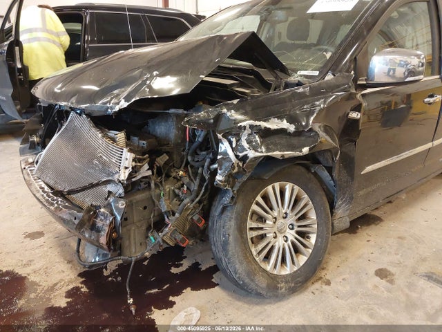 Продаж на аукціоні авто 2014 Chrysler Town & Country Touring-l 30th Anniversary, vin: 2C4RC1CG5ER192123, номер лоту: 45095925