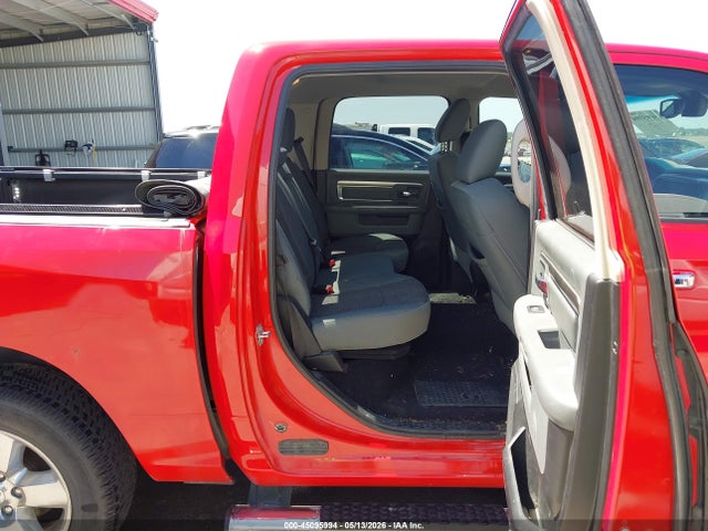45095994 :رقم المزاد ، 1C6RR7LG6JS222702 vin ، 2018 Ram 1500 Big Horn  4x4 5'7 Box مزاد بيع