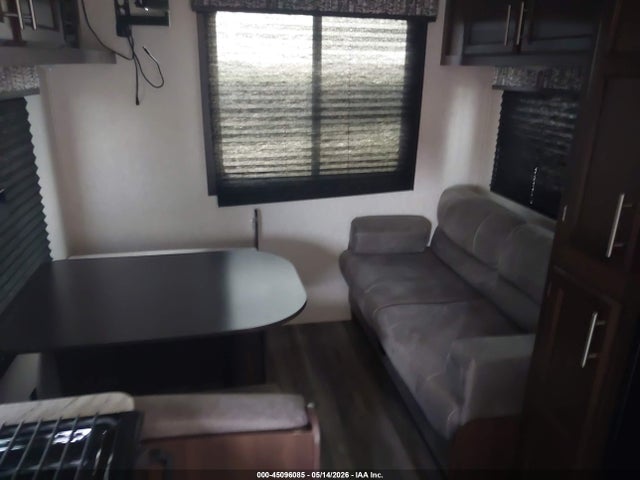 Продажа на аукционе авто 2020 Jayco Jay Flight Slx M-174 Bh, vin: 1UJBJ0BL4L17Z0186, номер лота: 45096085