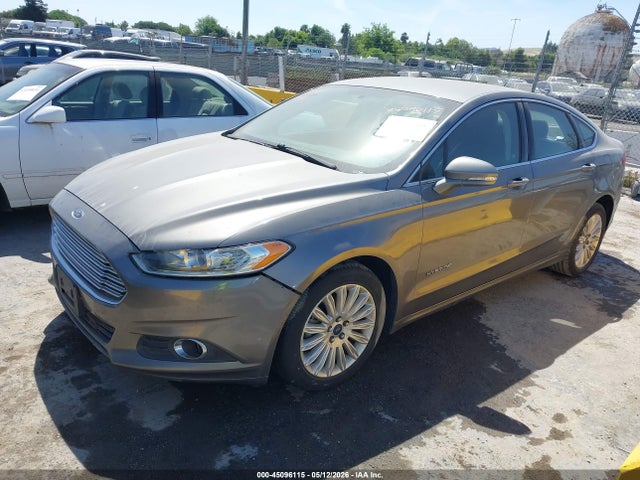 Ford Fusion Hybrid Se 2014 3FA6P0LU9ER379582 Image 2