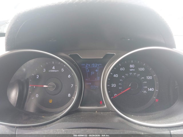 Продаж на аукціоні авто 2013 Hyundai Veloster Base W/black, vin: KMHTC6AD2DU121664, номер лоту: 45096122
