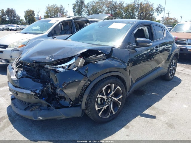 Toyota C-HR XLE 2019 JTNKHMBX5K1044751 Image 2