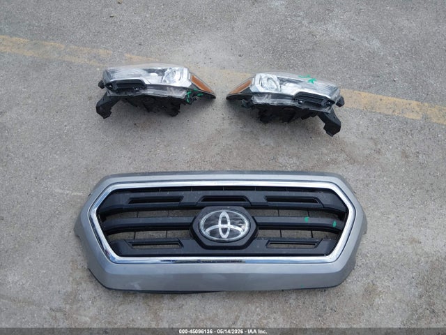 45096136 :رقم المزاد ، 3TMCZ5AN3JM171737 vin ، 2018 Toyota Tacoma Sr5 V6 مزاد بيع
