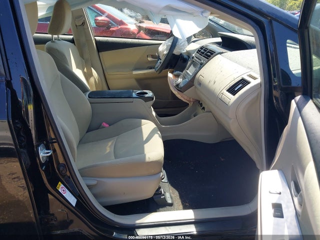 Продаж на аукціоні авто 2013 Toyota Prius V Two, vin: JTDZN3EU7D3284558, номер лоту: 45096175