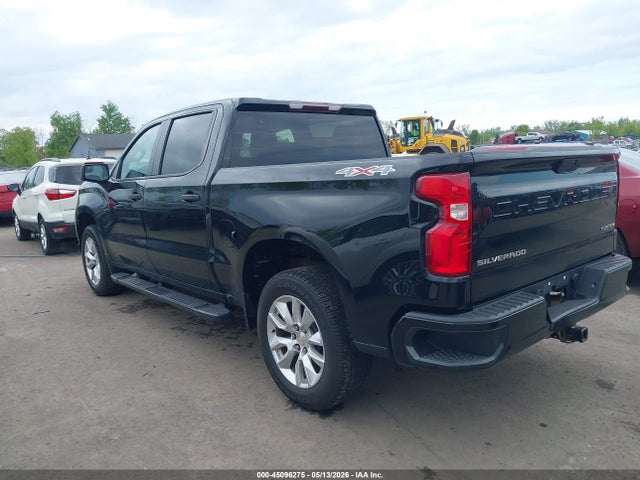 45096275 :رقم المزاد ، 1GCPYBEK6MZ352854 vin ، 2021 Chevrolet Silverado 1500 4wd  Short Bed Custom مزاد بيع