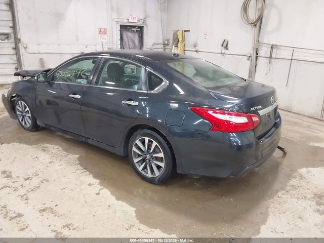 45096342 :رقم المزاد ، 1N4AL3AP7HC210121 vin ، 2017 Nissan Altima 2.5 Sl مزاد بيع