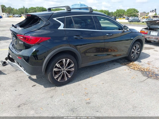 2017 Infiniti Qx30 Premium მანქანა იყიდება აუქციონზე, vin: SJKCH5CR5HA026643, აუქციონის ნომერი: 45096352