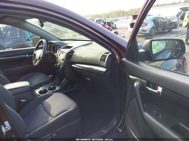 Продажа на аукционе авто 2012 Kia Sorento Lx, vin: 5XYKT3A68CG223633, номер лота: 45096370