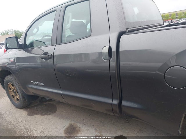 Продажа на аукционе авто 2013 Toyota Tundra Grade 5.7l V8, vin: 5TFUW5F11DX307932, номер лота: 45096451