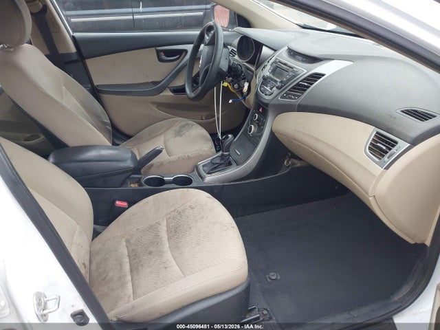 5NPDH4AE5GH777623 Hyundai ELANTRA SE
