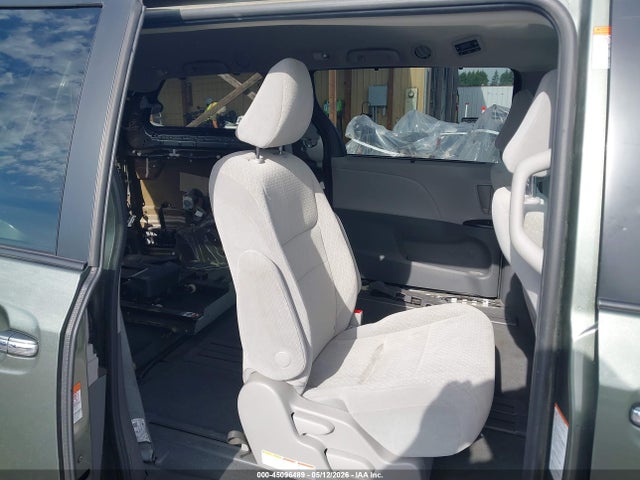 5TDKZ3DC5LS025966 Toyota SIENNA LE