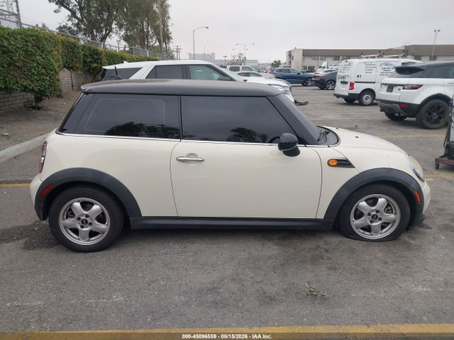 Продажа на аукционе авто 2011 Mini Cooper, vin: WMWSU3C5XBT099415, номер лота: 45096559
