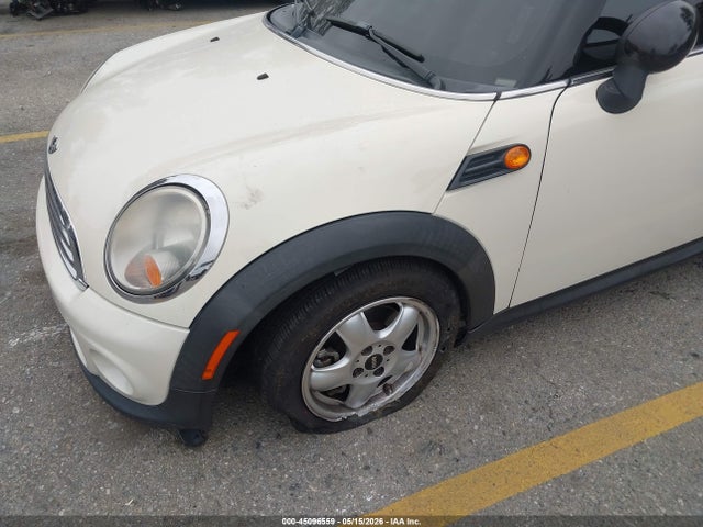 45096559 :رقم المزاد ، WMWSU3C5XBT099415 vin ، 2011 Mini Cooper مزاد بيع