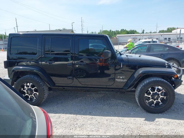 1C4BJWEG0GL204160 Jeep Wrangler Unlimited Sahara