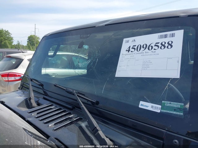 1C4BJWEG0GL204160 Jeep Wrangler Unlimited Sahara