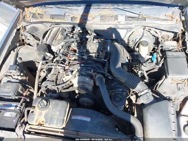 2000 Mercury Grand Marquis Gs მანქანა იყიდება აუქციონზე, vin: 2MEFM74W5YX645955, აუქციონის ნომერი: 45096646