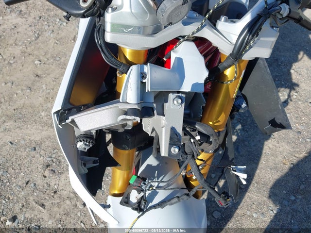 Ducati Supersport 2017 ZDMVABDS8HB003369 Image 16