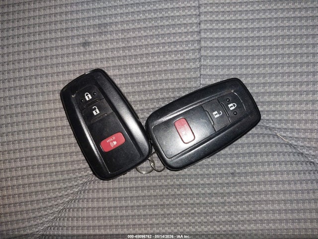 45096762 :رقم المزاد ، 5TDCZRBH2MS133386 vin ، 2021 Toyota Highlander L مزاد بيع