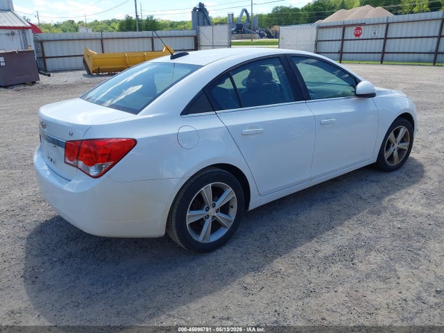 1G1PE5SBXF7137063 Chevrolet Cruze 2lt Auto