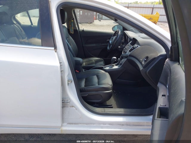 1G1PE5SBXF7137063 Chevrolet Cruze 2lt Auto
