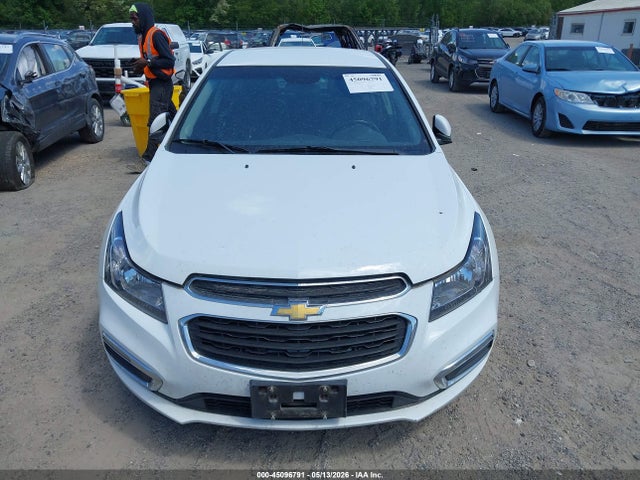 1G1PE5SBXF7137063 Chevrolet Cruze 2lt Auto