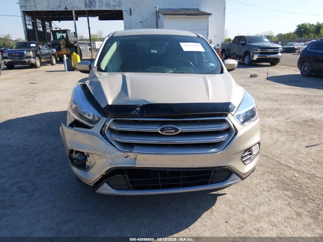 Продажа на аукционе авто 2017 Ford Escape Se, vin: 1FMCU9GD5HUC30745, номер лота: 45096800