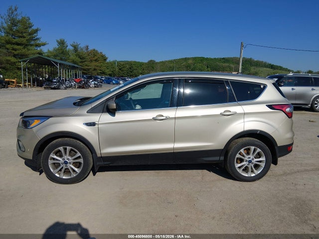Продажа на аукционе авто 2017 Ford Escape Se, vin: 1FMCU9GD5HUC30745, номер лота: 45096800